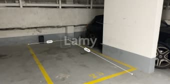 Image 2 - Parking/box · Paris (75001) · 9m²