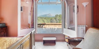 Image 1 - Maison/villa · St Marc Jaumegarde (13100) · 8 pièces · 220m²