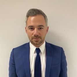 Michael dos santos, directeur en patrimoine immobilier Oralia