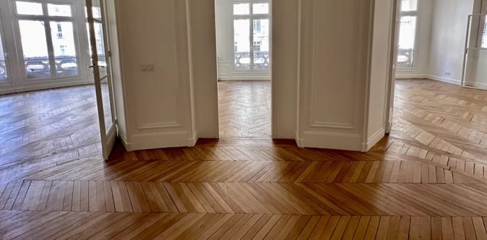 Image 1 sur 9 - Appartement  ·  Location · Paris (75008) · 7 pièces · 227m²