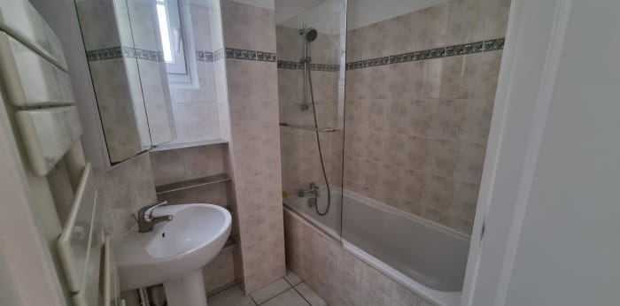 Image 3 sur 6 - Appartement  ·  Location · Paris (75015) · 3 pièces · 61m²