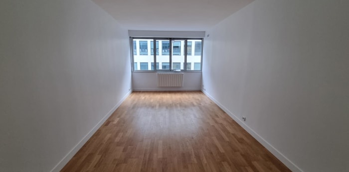 Image 1 sur 6 - Appartement  ·  Location · Paris (75017) · 3 pièces · 72m²