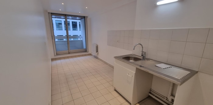 Image 2 sur 6 - Appartement  ·  Location · Paris (75017) · 3 pièces · 72m²