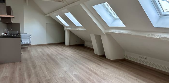 Image 2 sur 5 - Appartement  ·  Location · Paris (75008) · 2 pièces · 47m²