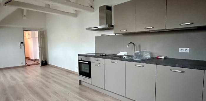 Image 3 sur 5 - Appartement  ·  Location · Paris (75008) · 2 pièces · 47m²