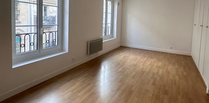 Image 2 sur 4 - Appartement  ·  Location · Paris (75005) · 1 pièce · 32m²