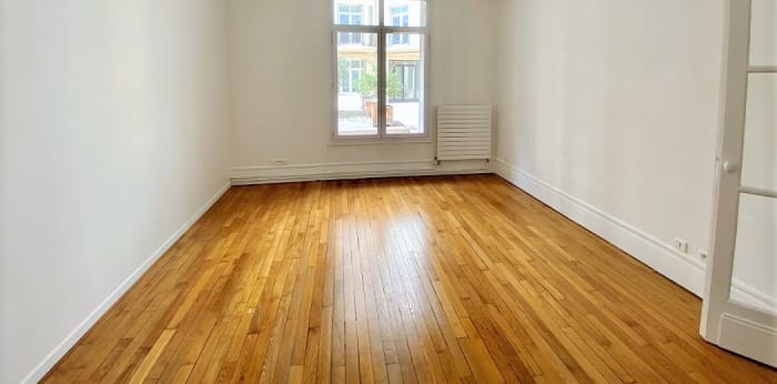 Image 2 sur 6 - Appartement  ·  Location · Paris (75008) · 4 pièces · 88m²