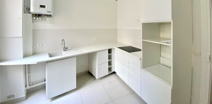 Image 3 sur 6 - Appartement  ·  Location · Paris (75008) · 4 pièces · 88m²