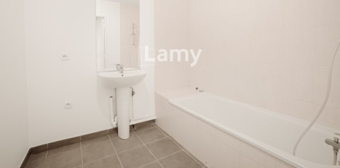 Image 9 sur 10 - Appartement  ·  Vente · Lyon (69009) · 3 pièces · 68m²