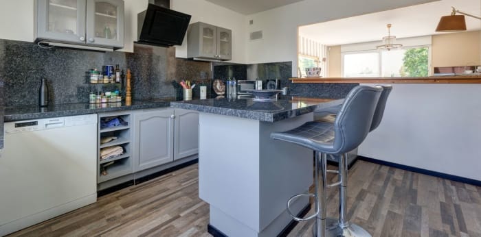 Image 2 sur 21 - Maison/villa  ·  Vente · Reims (51100) · 8 pièces · 145m²