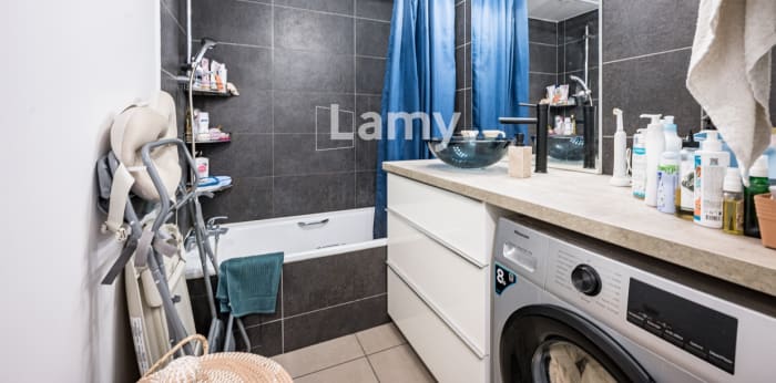 Image 9 sur 12 - Appartement  ·  Vente · Grand Aigueblanche (73260) · 3 pièces · 66m²