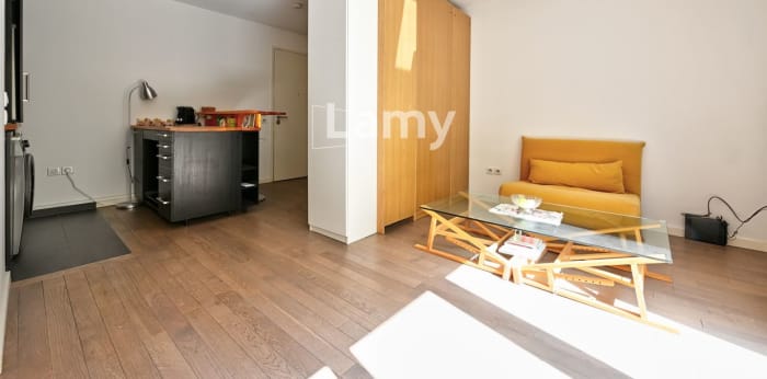 Image 5 sur 8 - Appartement  ·  Vente · Versailles (78000) · 1 pièce · 42m²