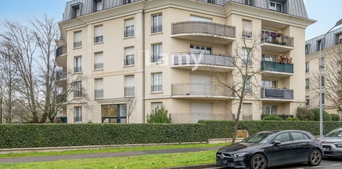 Image 1 sur 15 - Appartement  ·  Vente · Bordeaux (33300) · 4 pièces · 93m²