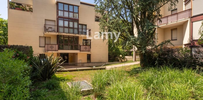Image 1 sur 12 - Appartement  ·  Vente · Lyon 05 (69005) · 2 pièces · 49m²