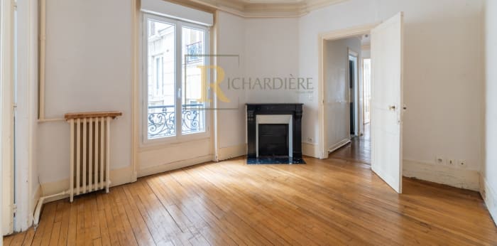 Image 8 sur 10 - Appartement  ·  Vente · Paris (75017) · 4 pièces · 79m²