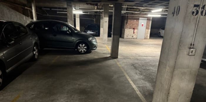 Image 1 sur 5 - Parking/box  ·  Vente · Paris (75015) · 13m²