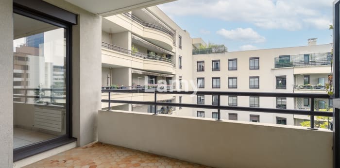Image 2 sur 12 - Appartement  ·  Vente · Lyon (69003) · 3 pièces · 74m²