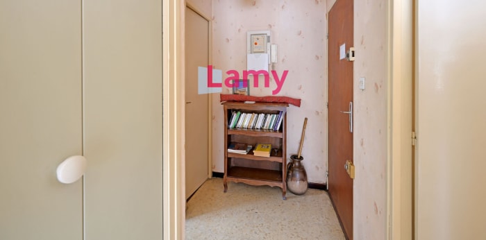 Image 6 sur 8 - Appartement  ·  Vente · Nimes (30900) · 2 pièces · 37m²