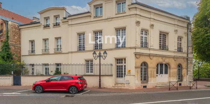 Image 1 sur 10 - Local  ·  Vente · St Cloud (92210) · 2 pièces · 39m²