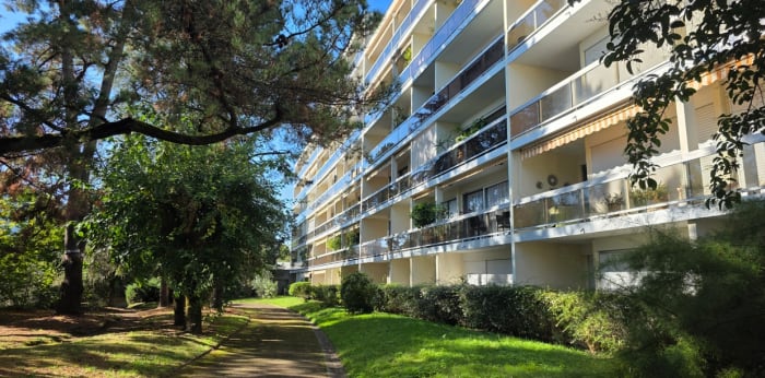 Image 1 sur 3 - Appartement  ·  Vente · Bordeaux (33200) · 3 pièces · 73m²