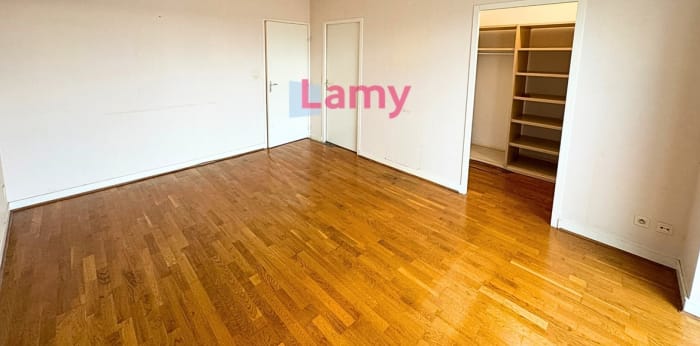 Image 4 sur 6 - Appartement  ·  Vente · Limoges (87000) · 5 pièces · 128m²