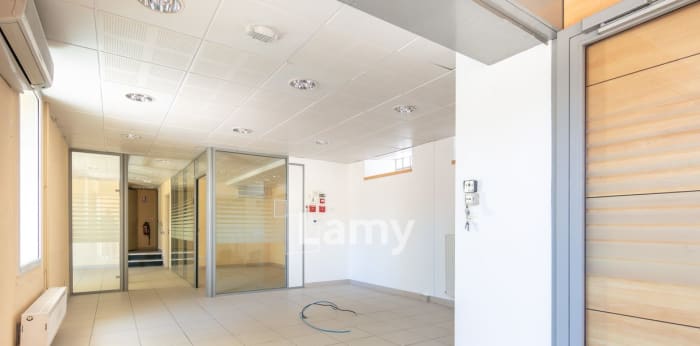 Image 2 sur 10 - Local  ·  Vente · Villard De Lans (38250) · 3 pièces · 123m²