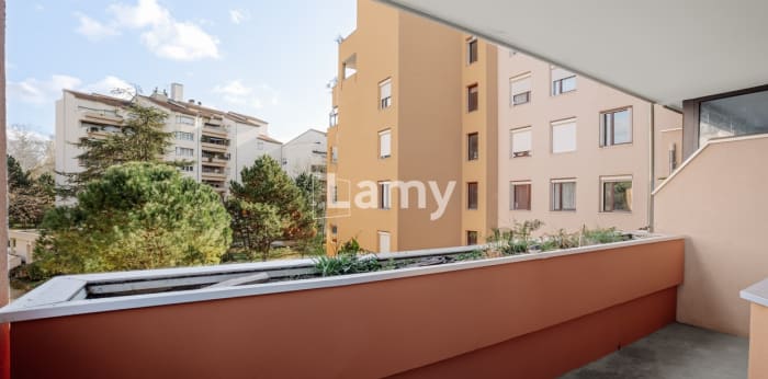 Image 2 sur 12 - Appartement  ·  Vente · Lyon (69007) · 4 pièces · 85m²