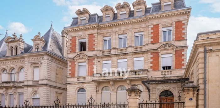Image 1 sur 20 - Appartement  ·  Vente · Bordeaux (33000) · 6 pièces · 240m²