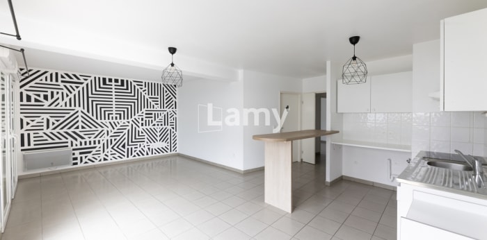 Image 1 sur 8 - Appartement  ·  Vente · Bayonne (64100)