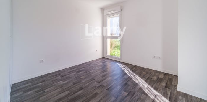 Image 3 sur 6 - Appartement  ·  Vente · St Louis (68300) · 2 pièces · 45m²