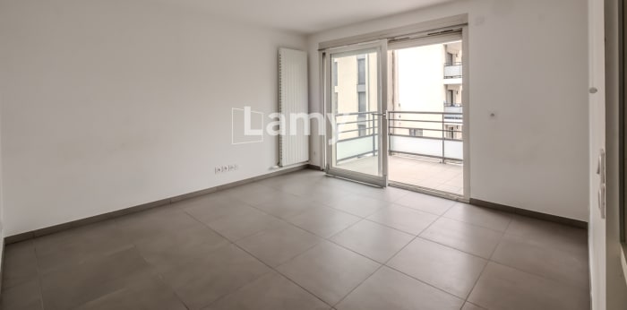 Image 1 sur 12 - Appartement  ·  Vente · St Julien En Genevois (74160) · 1 pièce · 32m²