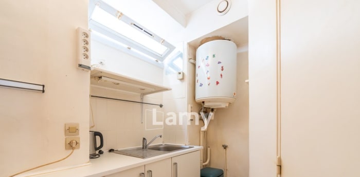 Image 5 sur 10 - Appartement  ·  Vente · Paris (75018) · 2 pièces · 40m²