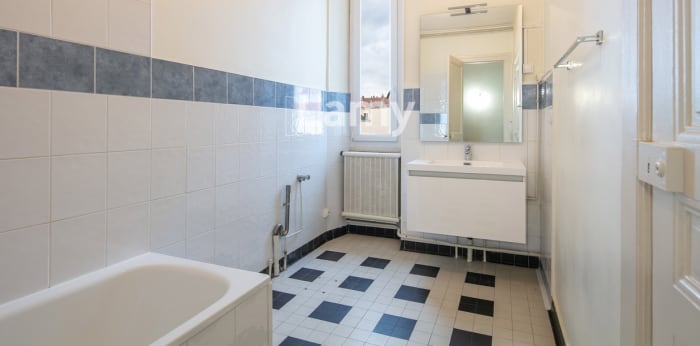 Image 13 sur 16 - Appartement  ·  Vente · Grenoble (38000) · 4 pièces · 119m²