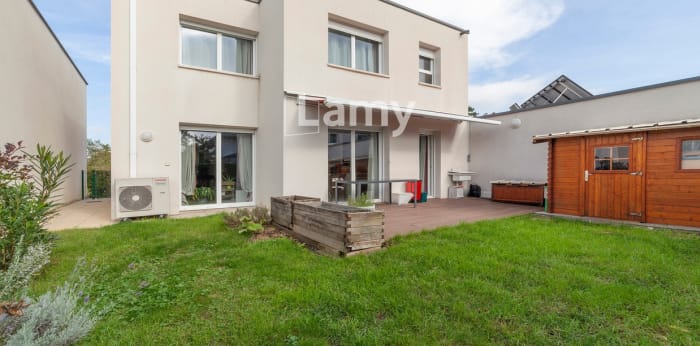 Image 2 sur 12 - Maison/villa  ·  Vente · Besancon (25000) · 5 pièces · 107m²