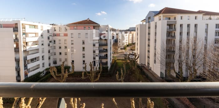 Image 2 sur 11 - Appartement  ·  Vente · Lyon (69009) · 3 pièces · 71m²