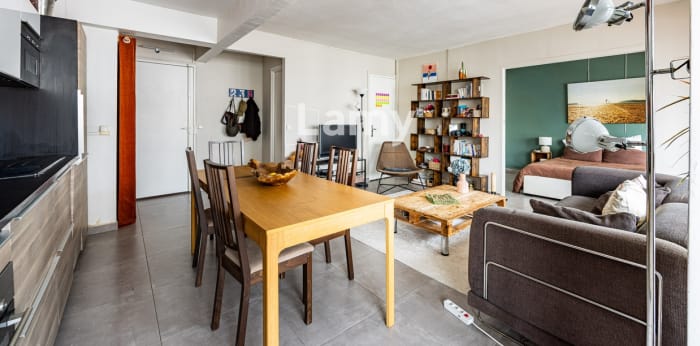 Image 6 sur 10 - Appartement  ·  Vente · Paris (75015) · 2 pièces · 46m²