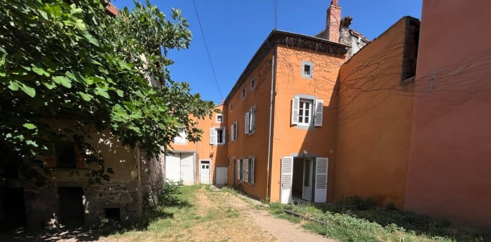 Image 1 sur 12 - Maison/villa  ·  Vente · Perrier (63500) · 4 pièces · 87m²