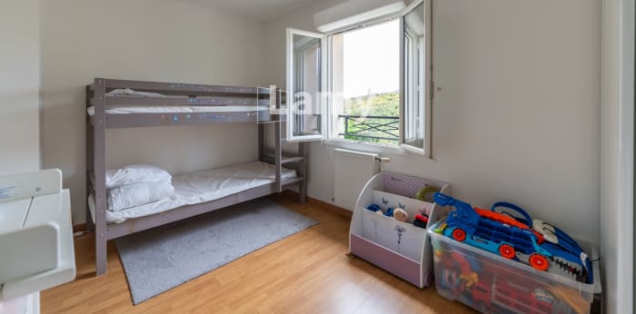 Image 4 sur 17 - Maison/villa  ·  Vente · La Queue En Brie (94510) · 7 pièces · 128m²