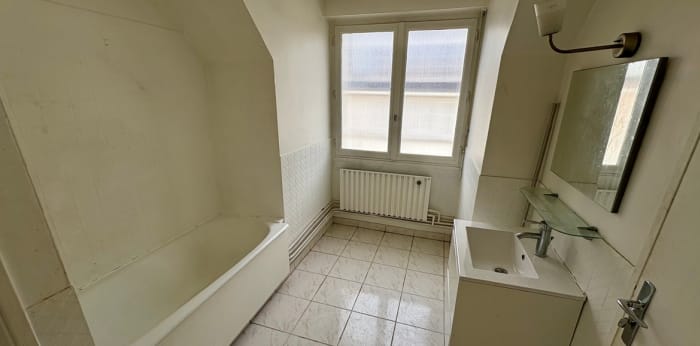 Image 7 sur 8 - Appartement  ·  Vente · Deuil La Barre (95170) · 1 pièce · 39m²