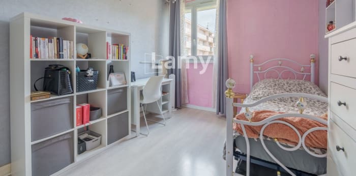 Image 8 sur 10 - Appartement  ·  Vente · Besancon (25000) · 5 pièces · 84m²