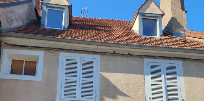 Image 2 sur 7 - Immeuble  ·  Vente · Givry (71640) · 196m²