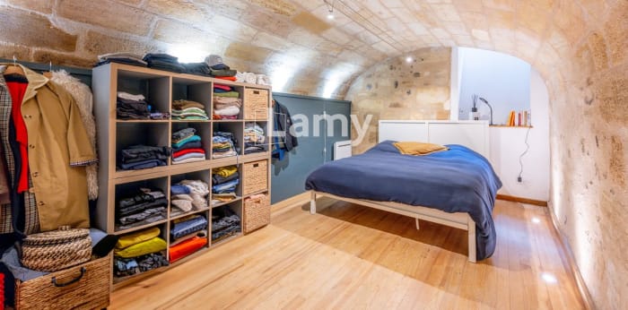 Image 3 sur 13 - Immeuble  ·  Vente · Bordeaux (33000) · 194m²