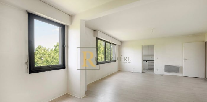 Image 4 sur 12 - Appartement  ·  Vente · Paris (75019) · 5 pièces · 111m²