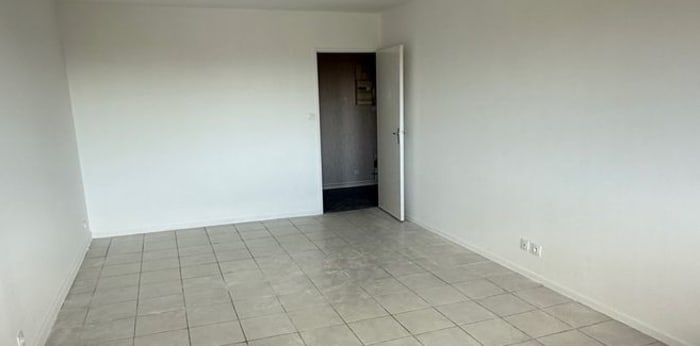 Image 1 sur 8 - Appartement  ·  Vente · Vitrolles (13127) · 4 pièces · 84m²