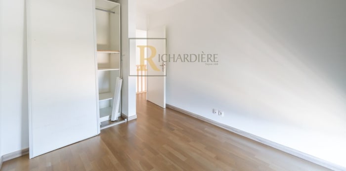 Image 13 sur 22 - Appartement  ·  Vente · Nanterre (92000) · 3 pièces · 70m²
