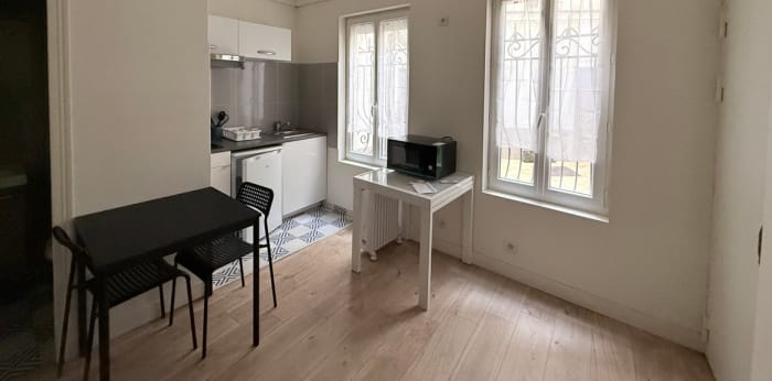 Image 3 sur 7 - Appartement  ·  Vente · Paris (75018) · 1 pièce · 14m²