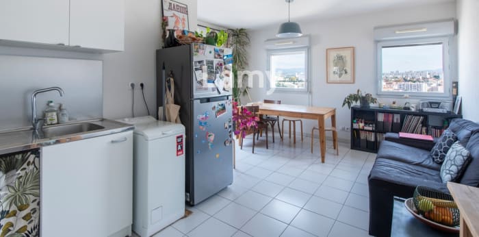 Image 4 sur 6 - Appartement  ·  Vente · Marseille (13003) · 3 pièces · 57m²