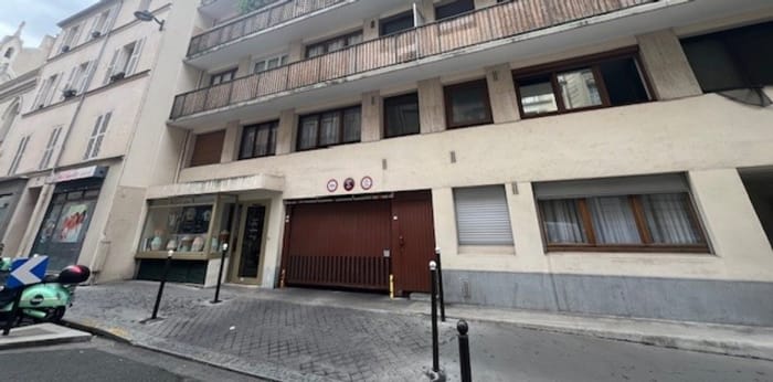 Image 1 sur 6 - Parking/box  ·  Vente · Paris (75017) · 11m²