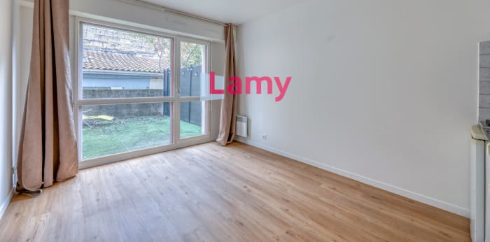 Image 1 sur 9 - Appartement  ·  Vente · Bordeaux (33800) · 1 pièce · 19m²