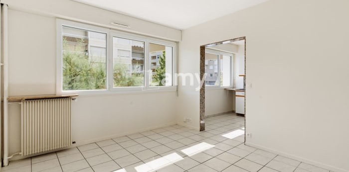 Image 1 sur 8 - Appartement  ·  Vente · Lyon (69008) · 3 pièces · 57m²